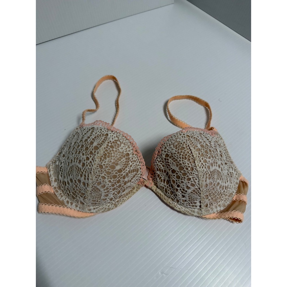 Victorias Secret Padded Demi Bra 34B Peach Cream Floral Lace Underwire Mesh Band